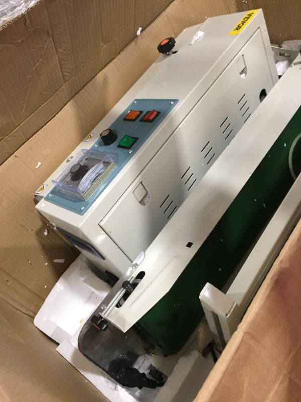 Photo 5 of VEVOR FR-900 Continuous Band Sealer, Automatic Horizontal Band Sealer 110V, Continuous Sealing Machine Temperature Control, Bag Sealer Machine for PVC Bags Films
