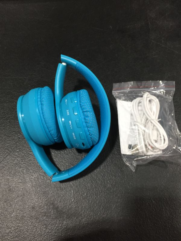 Photo 3 of Midola Headphones Bluetooth Wireless Kids Volume Limit 85dB /110dB Over Ear Foldable Noise Protection Headset AUX 3.5mm Cord Mic for Children Boy Girl Travel School Phone Pad Tablet PC Blue
