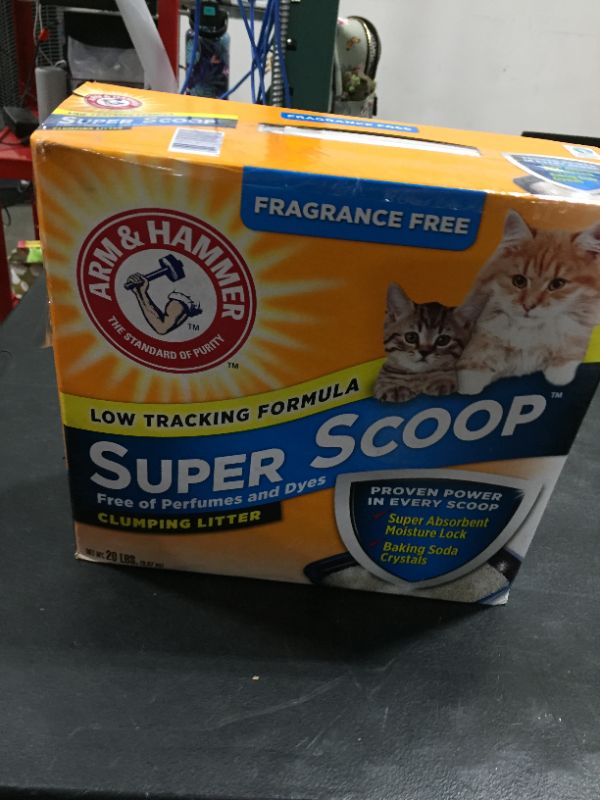 Photo 2 of Arm & Hammer Super Scoop Unscented Clumping Litter 20lb Box
