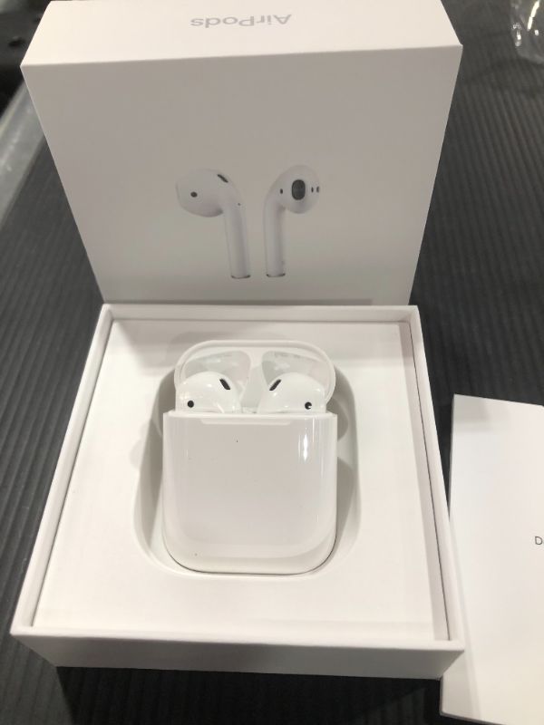 Photo 3 of Apple AirPods (2nd Generation)