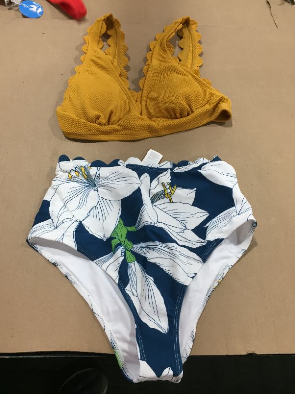 Photo 2 of Yellow And Floral V-Neck Scalloped Bikini
