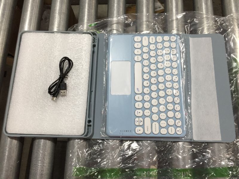 Photo 1 of Ipad Case with keyboard Blue 