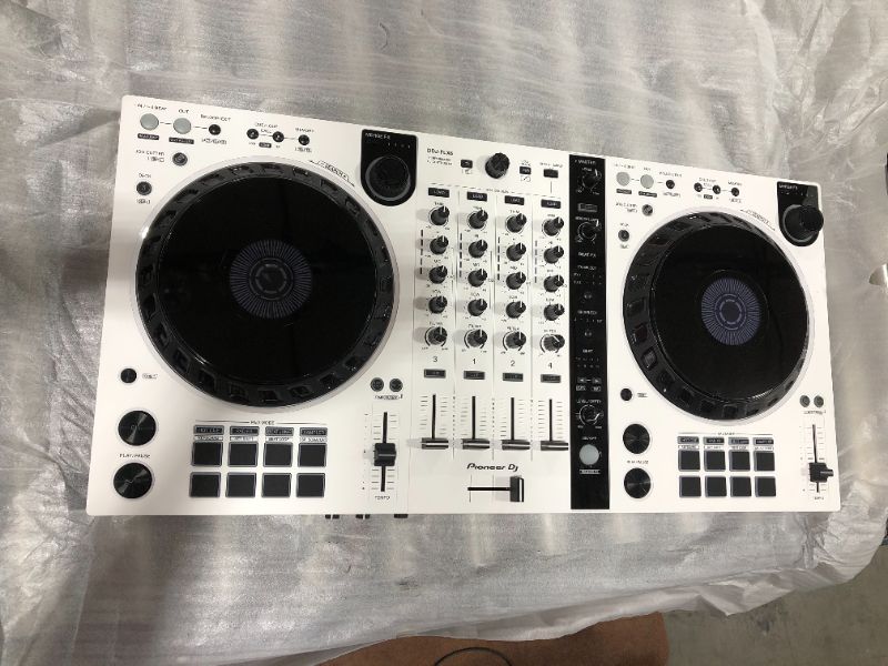 Photo 2 of Pioneer DJ DDJ-FLX6 4-deck Rekordbox and Serato DJ Controller - White
