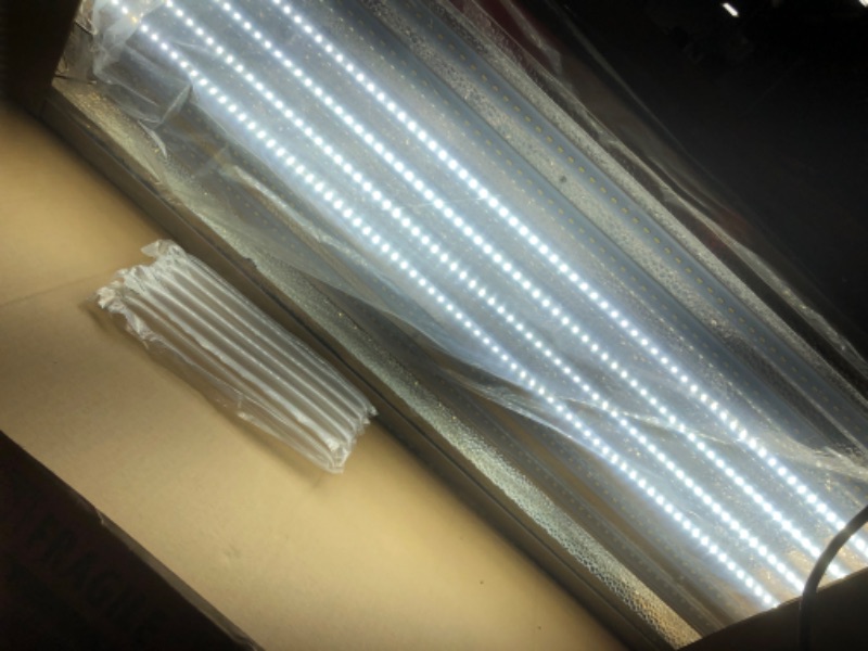 Photo 3 of Durolux DLED8048W 320W LED Grow Light - Over 50% EnergySaving! (4x1.5 Foot | 200W, White | FullSun Seed & Veg)
