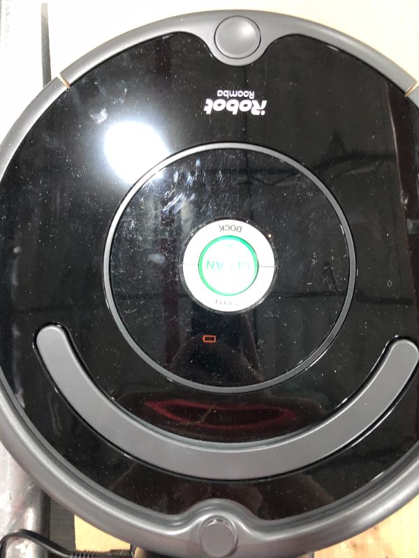 Photo 7 of iRobot Roomba 614 Robot Vacuum- Good for Pet Hair, Carpets, Hard Floors, Self-Charging
