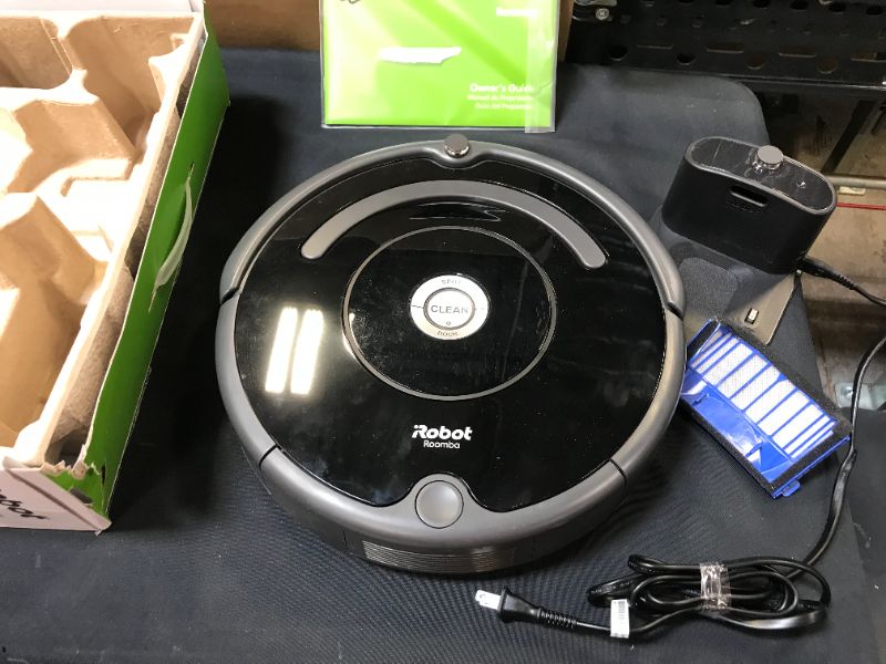 Photo 3 of iRobot Roomba 614 Robot Vacuum- Good for Pet Hair, Carpets, Hard Floors, Self-Charging
