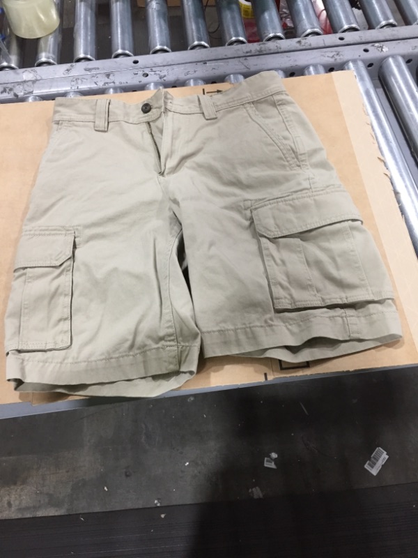 Photo 1 of Amazon Essentials Men's Classic-Fit 10” Cargo Short Size 30 
