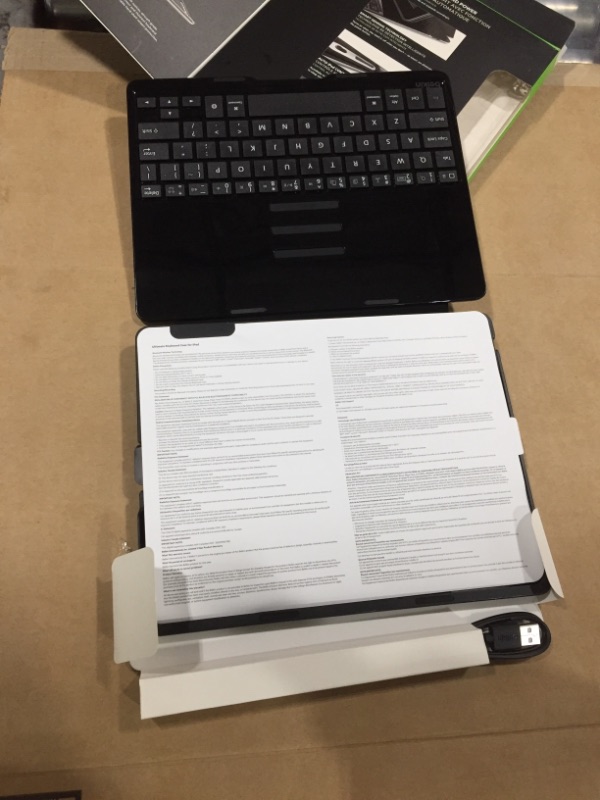 Photo 2 of Belkin QODE Ultimate Keyboard Case for iPad 2 (2011 model), iPad 3rd Gen and iPad 4th Gen (Black) (F5L149ttBLK)
