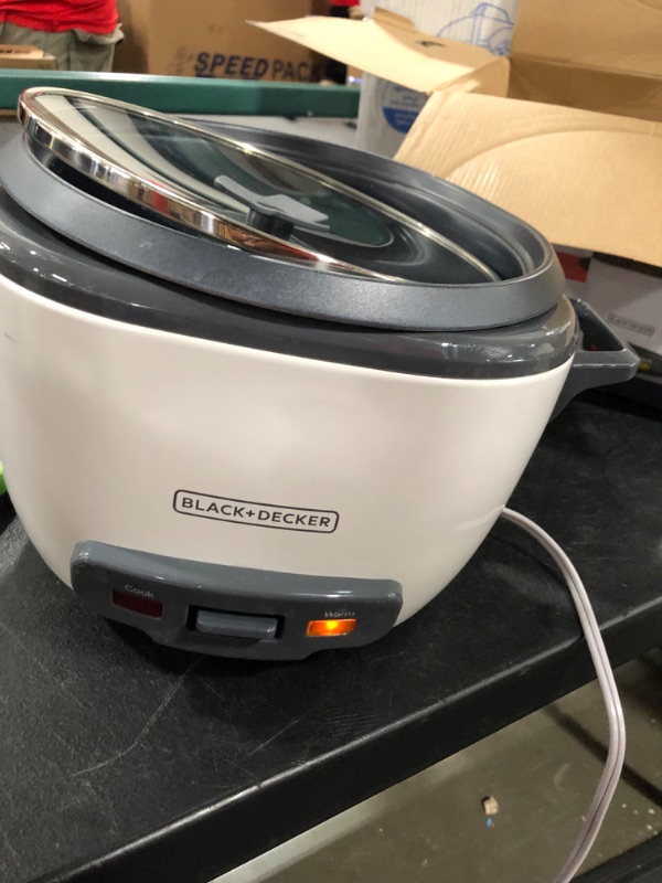 Photo 6 of BLACK+DECKER 16-Cup Rice Cooker, White
STAINED