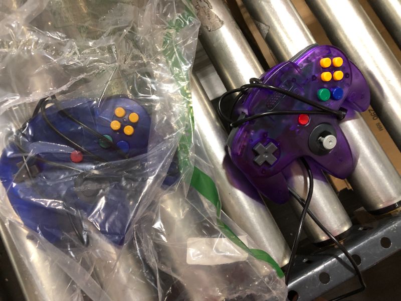 Photo 1 of Nintendo 64 CONTROLLER--- 2 pack