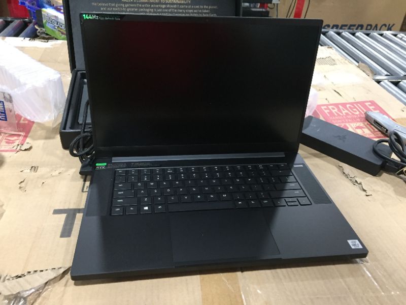 Photo 1 of FOR PARTS ONLY! Razer Blade 15 RZ09-03287E22-R3U1 Gaming Laptop
