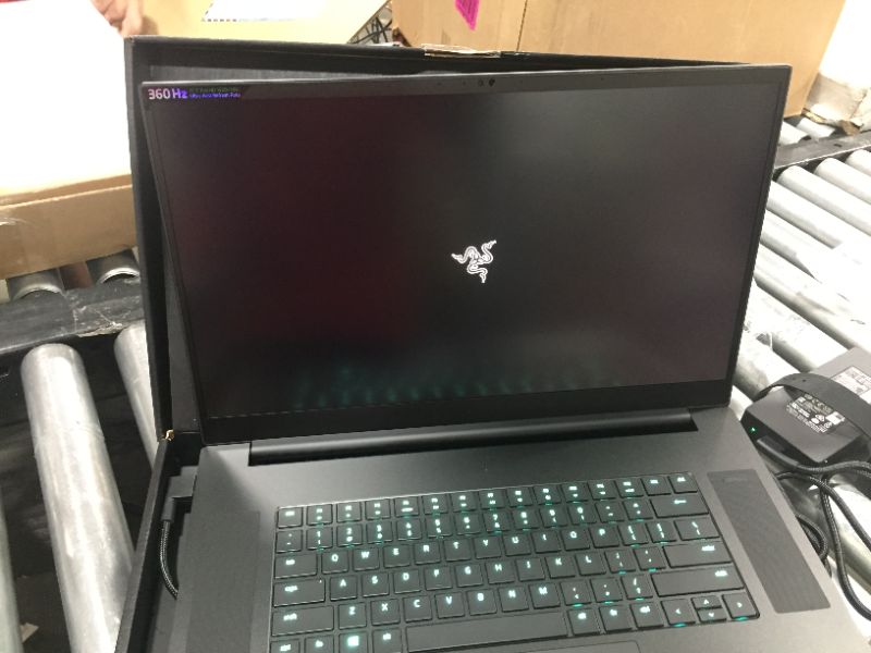 Photo 2 of Razer Blade 17 RZ09-0406AEC3-R3U1 Intel Core I7-11800H 16GB/1TB 17.3 Laptop
