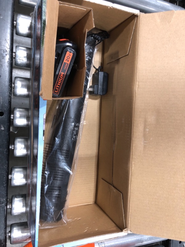 Photo 2 of BLACK+DECKER LSW221 20V MAX* Cordless Lithium-Ion Sweeper Kit 1.5Ah
