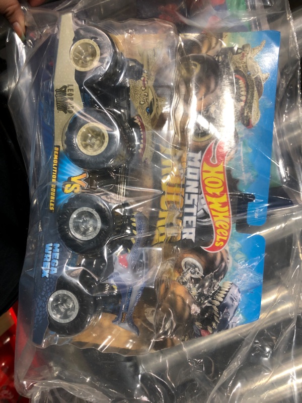 Photo 3 of 2 PACK TOYS SPIDERMAN AND HOT WHEELS BUNDLE 