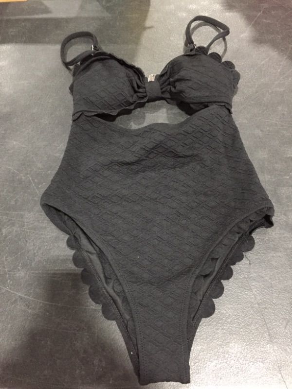 Photo 3 of Black Knotted Scalloped One Piece Swimsuit
SIZE MEDIUM.