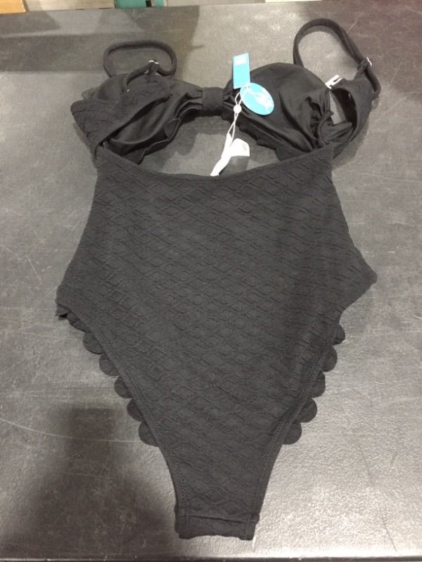 Photo 4 of Black Knotted Scalloped One Piece Swimsuit
SIZE MEDIUM.