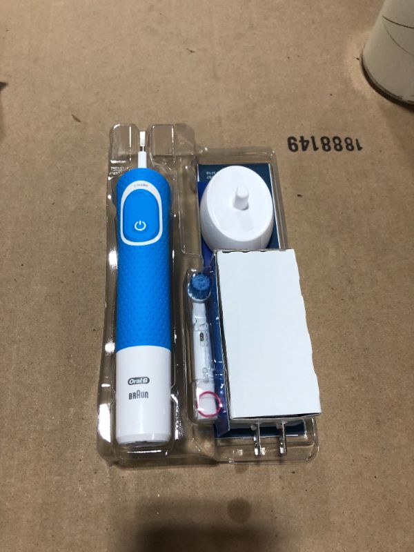 Photo 2 of Oral-B Kids Electric Toothbrush with Sensitive Brush Head and Timer, for Kids 3+ 
