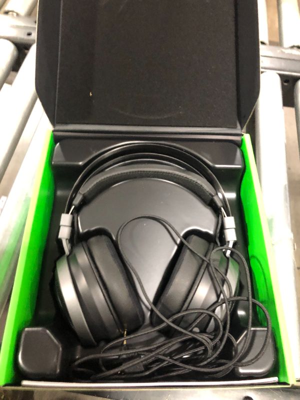 Photo 2 of Razer Nari Ultimate Wireless 7.1 Surround Sound Gaming Headset: THX Audio & Haptic Feedback - Auto-Adjust Headband - Chroma RGB - Retractable Mic - For PC, PS4, PS5 - Black
