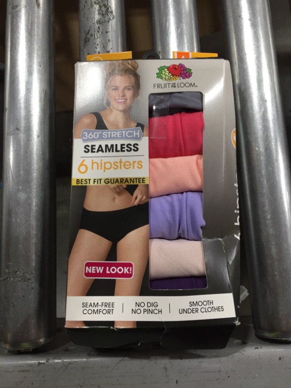 Photo 1 of Fruit of the Loom Women's Seamless Underwear Size 6
