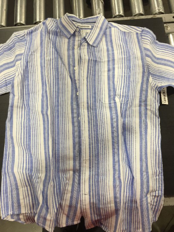 Photo 3 of [Size S] Amazon Essentials Men's Regular-Fit Short-Sleeve Linen Cotton Shirt