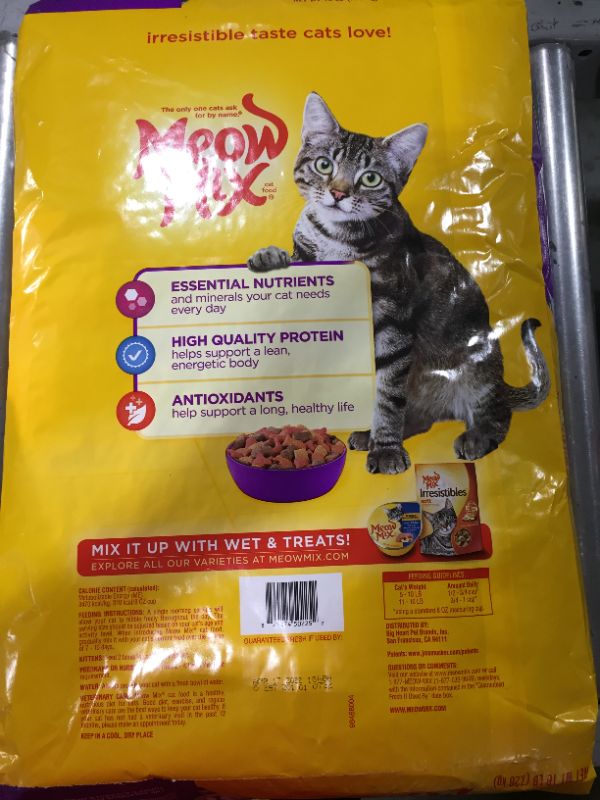 Photo 3 of [EXP 4-17-22] Meow Mix Original Choice Dry Cat Food, 16 Pounds