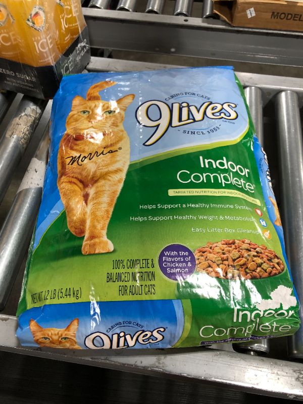 Photo 2 of 9Lives Indoor Complete Dry Cat Food, 12-Pound Bag, exp: 4.02.22