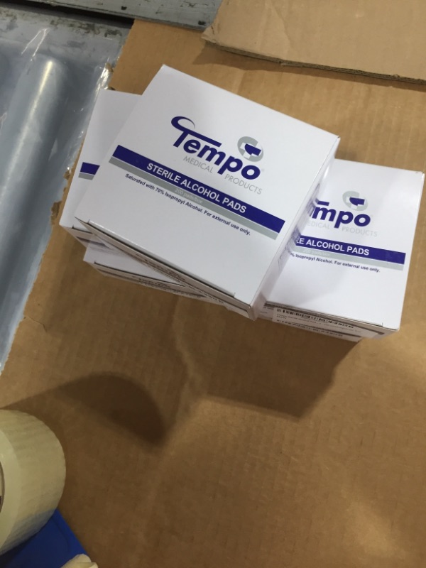 Photo 2 of 5 PACK TEMPO STERILE ALCOHOL PAD WABE 200 SMALL WIPES PER BOX