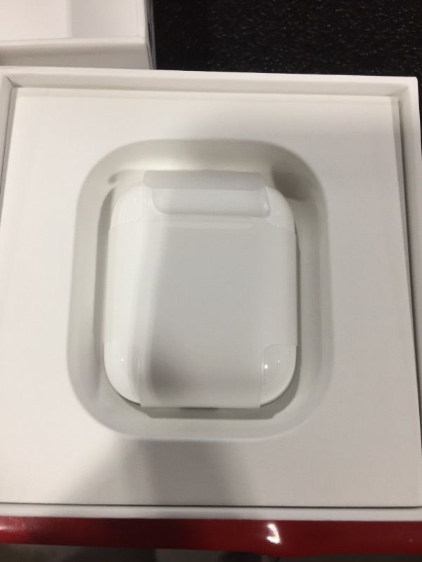 Photo 1 of Apple AirPods (2nd Generation)
