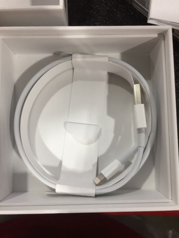 Photo 1 of Apple AirPods (2nd Generation)
