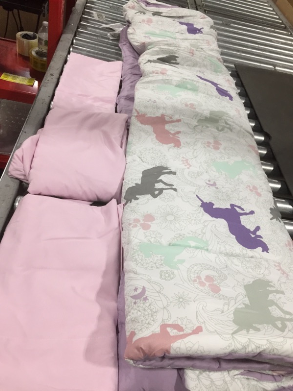 Photo 3 of AmazonBasics Unicorn Bed-In-A-Bag Girl’s Bedding Set
