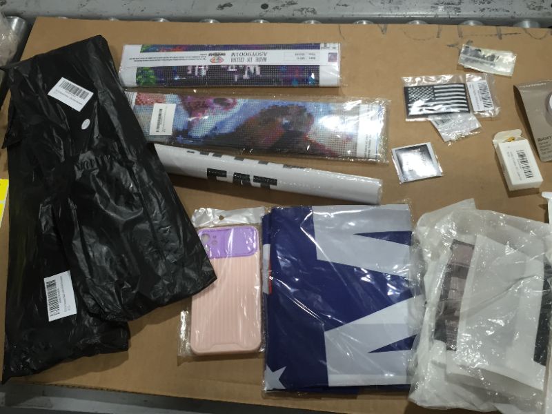 Photo 1 of miscellaneous bundle of items, assorted