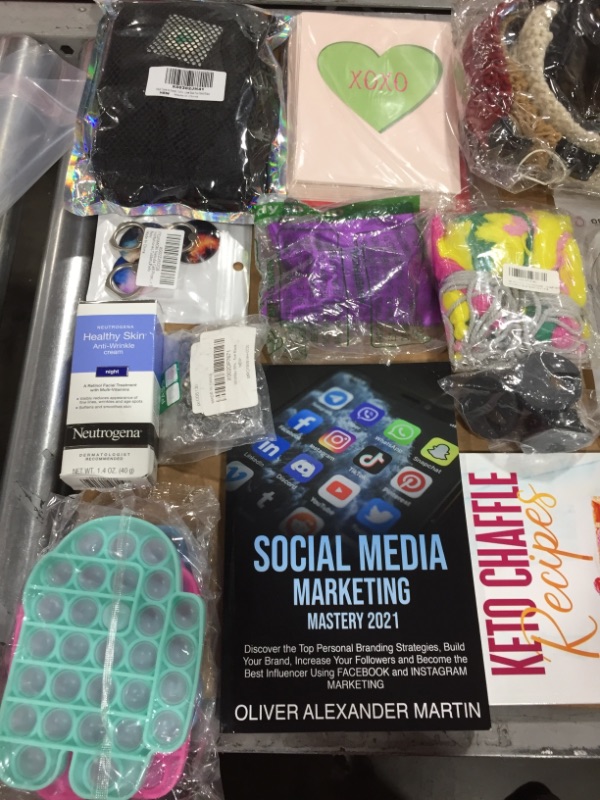 Photo 2 of BAG BUNDLE ( VARIETY ITEMS )