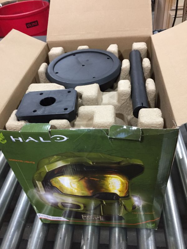 Photo 4 of Jazwares - Halo Feature Roleplay - Master Chief Deluxe Helmet
