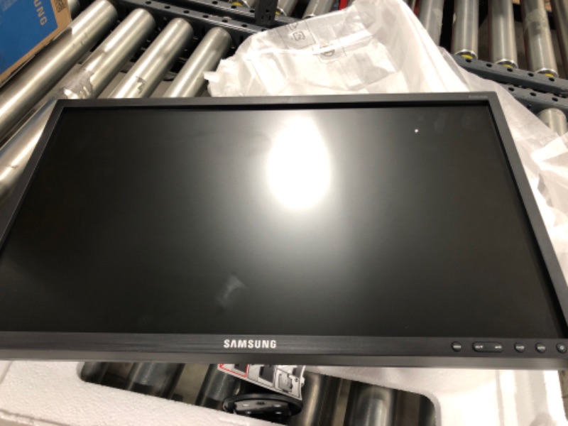 Photo 4 of Samsung SE450 Series S22E450B - LED Monitor - 21.5"