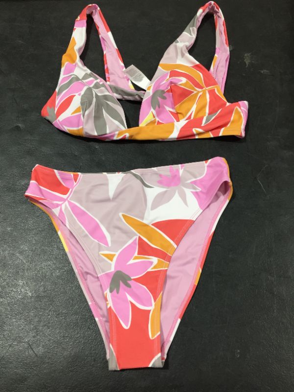 Photo 1 of Cupshe 2 Piece Bikini Pink with Floral Pattern