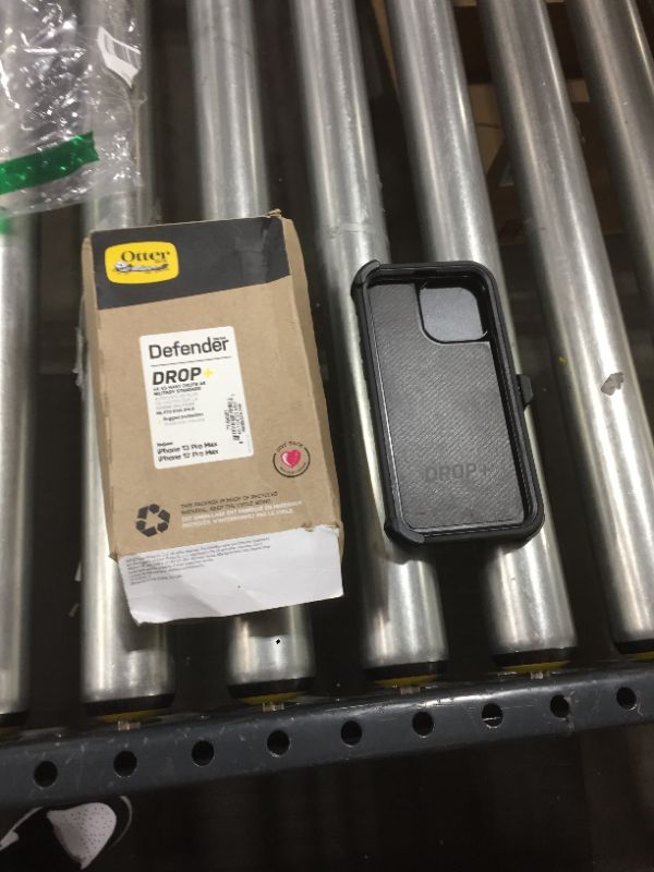 Photo 2 of OTTERBOX DEFENDER SERIES SCREENLESS EDITION Case for iPhone 13 Pro Max & iPhone 12 Pro Max - BLACK
