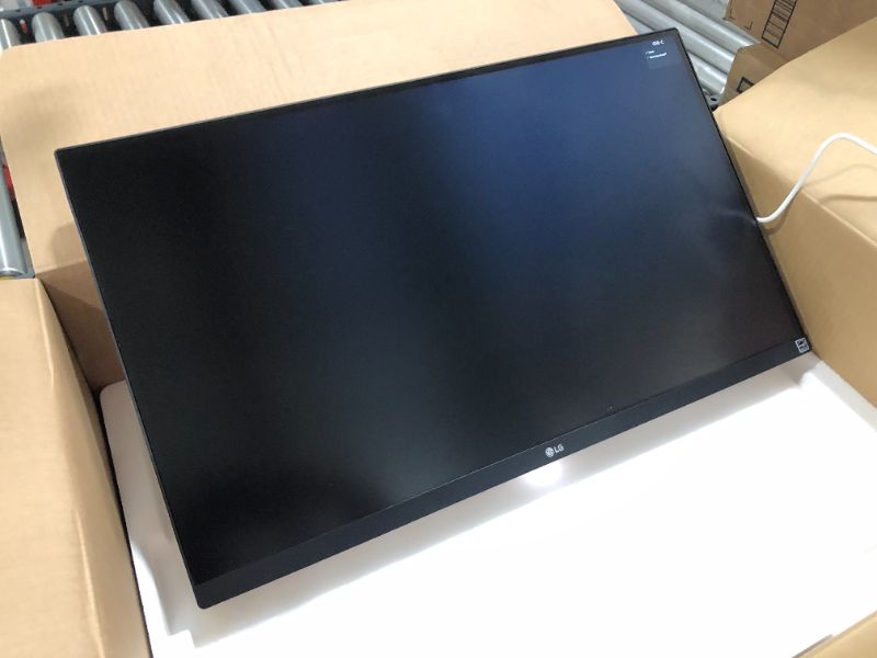 Photo 4 of LG 27UP850-W 27" 16:9 FreeSync UHD HDR IPS Monitor
