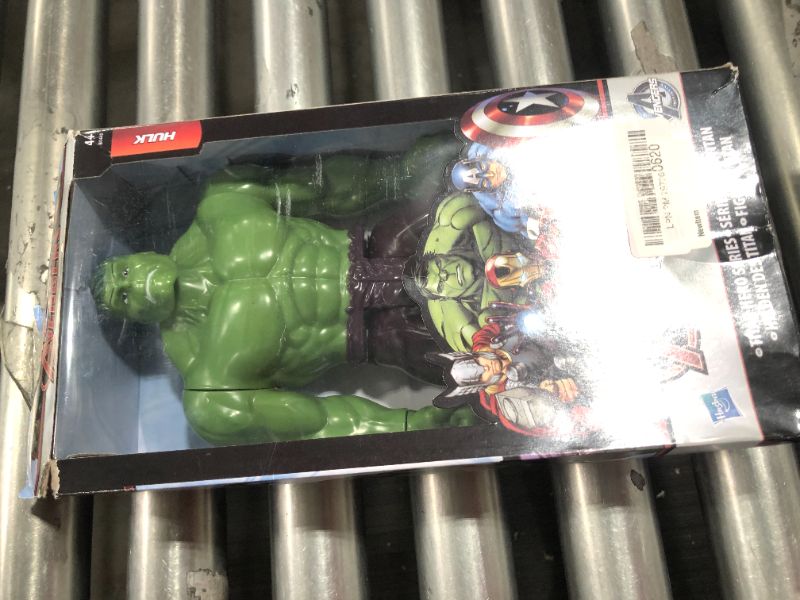 Photo 2 of Marvel B0443 Avengers Initiative Hulk 30cm TITAN Hero Deluxe Figure Hasbro 2015
