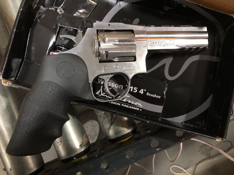 Photo 4 of ASG Dan Wesson 715 Revolver 4" 0.177 BB Airgun
