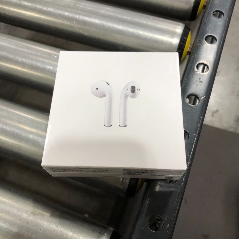 Photo 2 of Apple AirPods with Charging Case