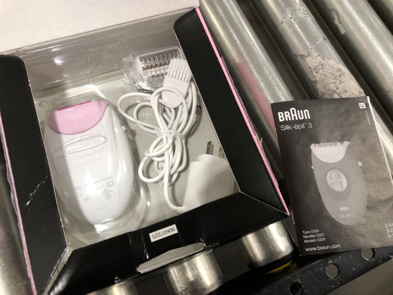 Photo 2 of Braun Silk-epil SE3-270 Female Epilator

