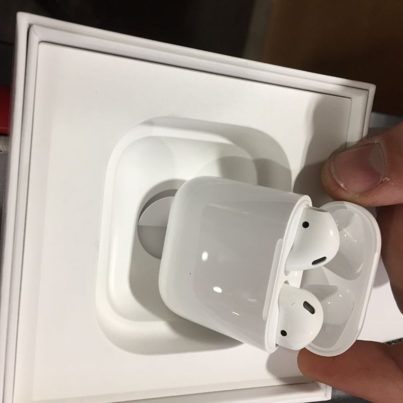 Photo 3 of Apple AirPods (2nd Generation