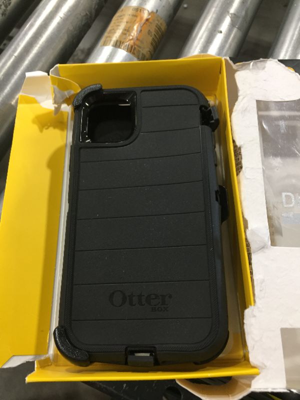 Photo 1 of OtterBox - Defender Pro Series Case for Apple® iPhone® 11 Pro Max/Xs Max - Black


