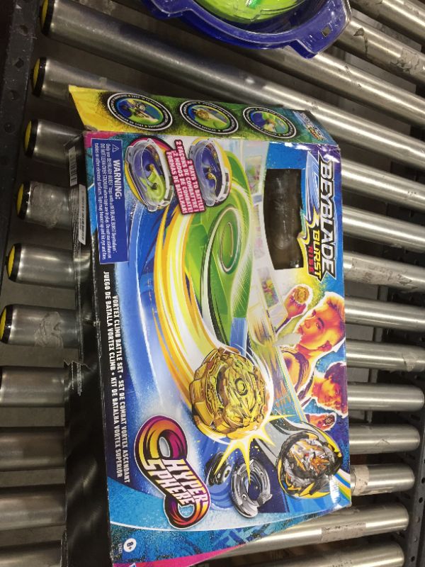 Photo 3 of Beyblade Burst Rise Hypersphere Vortex Climb Battle Set
