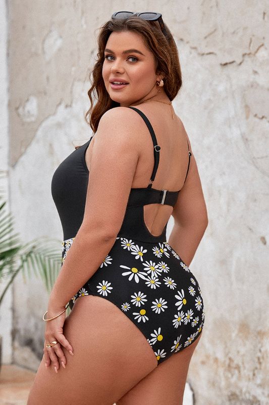 Photo 2 of Hadlee Daisy Floral Plus Size One Piece Swimsuit 0X
