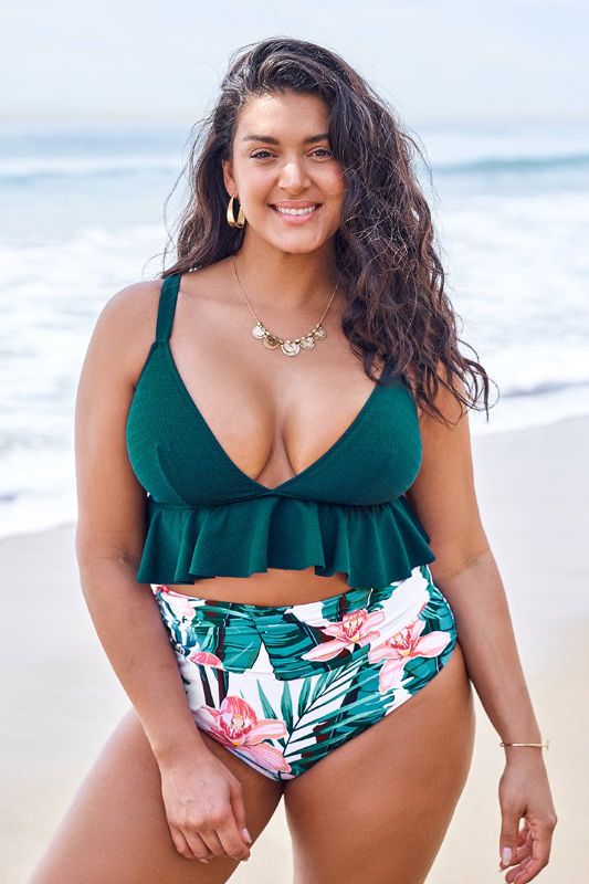 Photo 1 of (1X) Green And Floral Ruffle Plus Size Bikini
