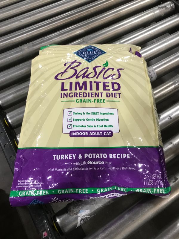 Photo 1 of Blue Buffalo Blue Basics Skin & Stomach Care Natural Adult Grain Free Indoor Turkey & Potato Adult Dry Cat Food, 11 lbs.
EXPIRES DEC 2022