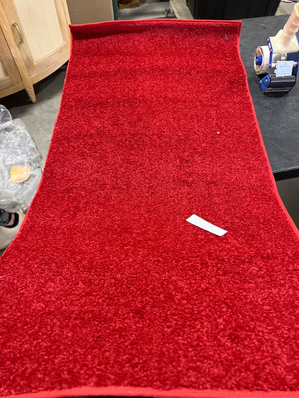 Photo 1 of 2FT X 4 FT RUNNER RUG RED 