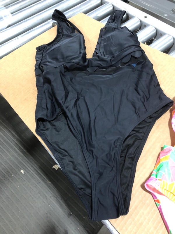 Photo 2 of 2-Pack CUPSHE Women's One-Piece Bathing Suits, XL.