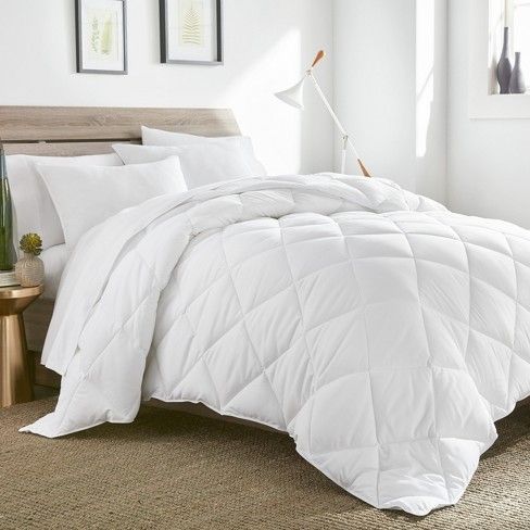 Photo 1 of 109x90" White Comforter.